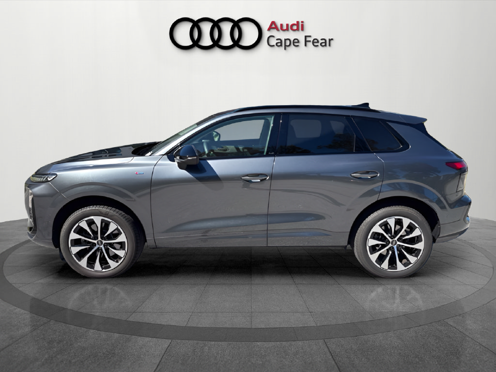 Used 2026 Audi Q3 quattro 2.0T w/ Driver Assistance Package AWD/4WD image 2