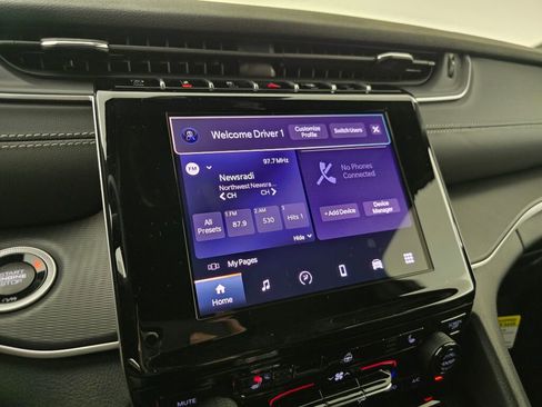 New 2025 Jeep Grand Cherokee Altitude image 22