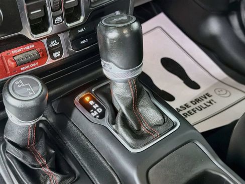 Used 2021 Jeep Wrangler Unlimited Rubicon w/ Uconnect 4C Nav & Sound Group AWD/4WD image 17