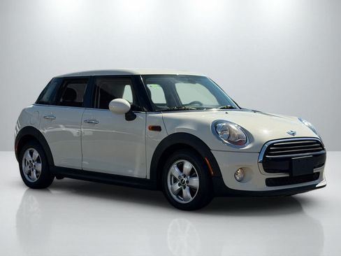 Used 2018 MINI Cooper 4-Door Hardtop FWD image 10
