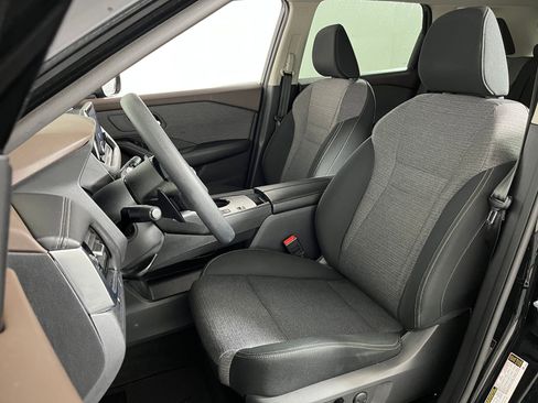 Used 2023 Nissan Rogue SV image 4