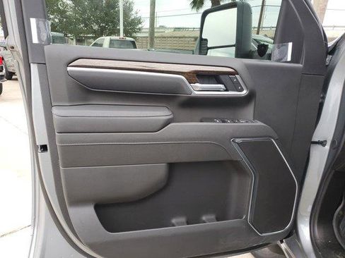 New 2026 GMC Sierra 2500 SLE image 18