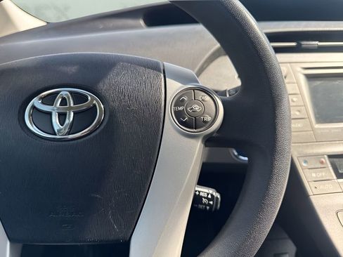 Used 2014 Toyota Prius Three image 14