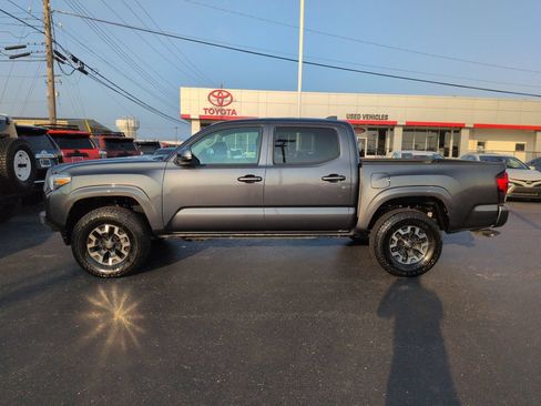 Used 2023 Toyota Tacoma SR AWD/4WD image 2