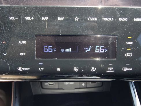 Used 2024 Hyundai Tucson Limited AWD/4WD image 33