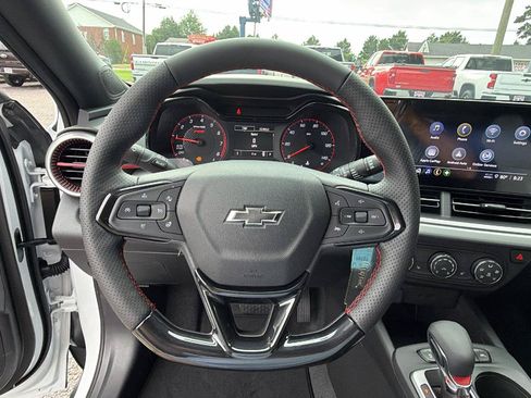 New 2026 Chevrolet Trax RS w/ Sunroof Package FWD image 21