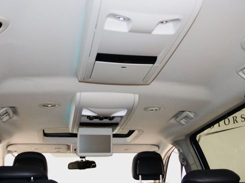 Used 2010 Chrysler Town & Country Touring Plus w/ Premium Group FWD image 65