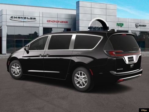 New 2024 Chrysler Pacifica Touring FWD image 4