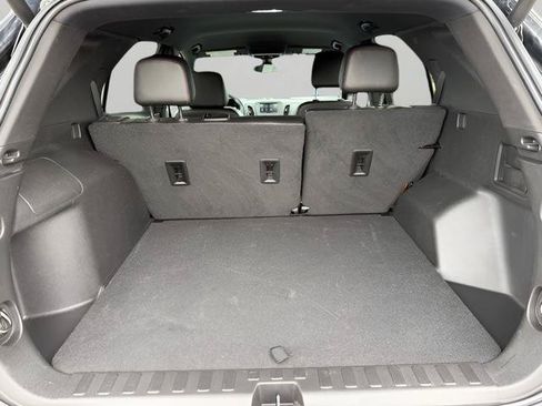 Used 2023 Chevrolet Equinox RS FWD image 34