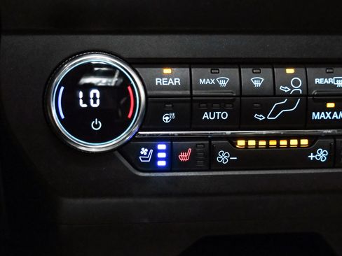 Used 2021 Ford Expedition Limited AWD/4WD image 25