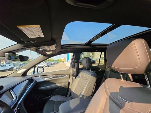 Used 2024 Cadillac XT6 Premium Luxury w/ Technology Package AWD/4WD image 26