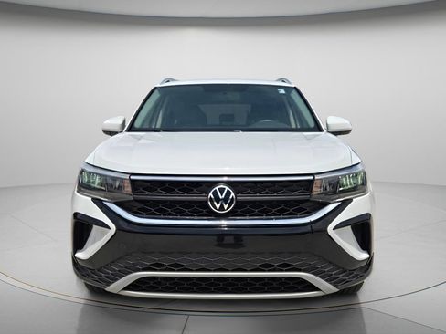 Used 2022 Volkswagen Taos SE FWD image 9