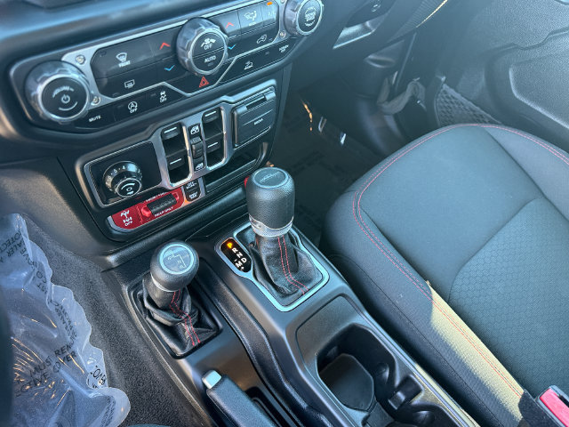 Used 2021 Jeep Gladiator Rubicon AWD/4WD image 24