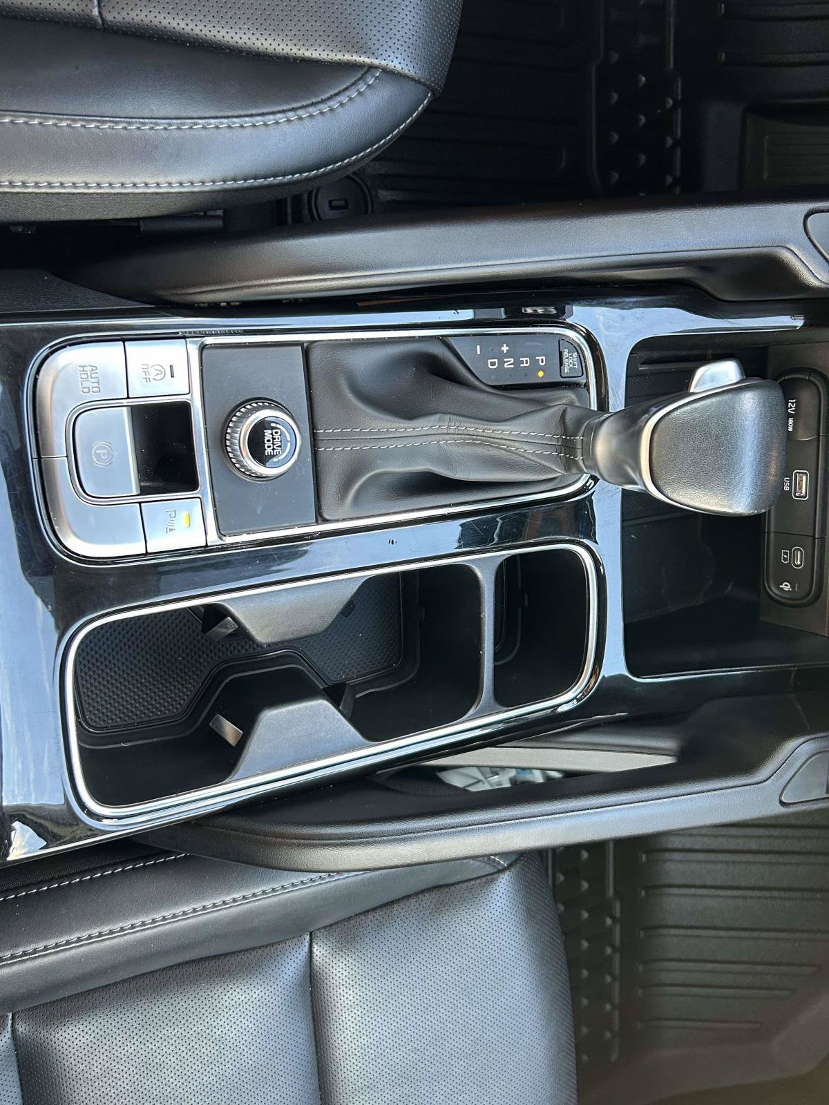Used 2025 Kia Telluride S FWD image 19