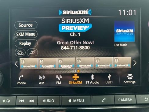 Used 2025 Nissan Pathfinder SV image 16