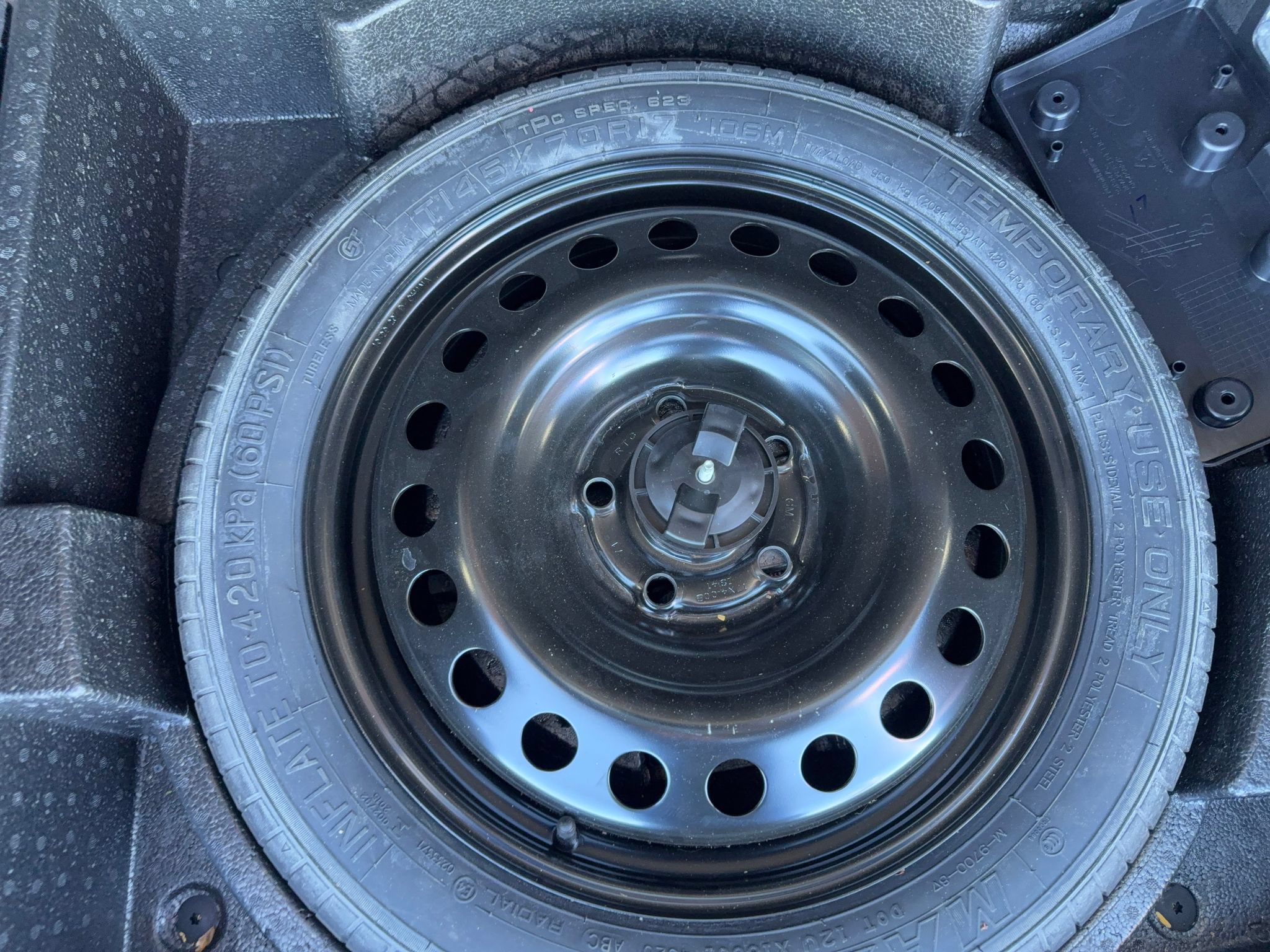 Used 2021 Buick Envision Essence w/ Technology Package I FWD image 27