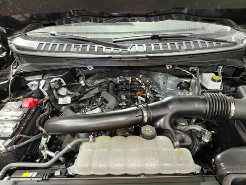 Certified 2025 Ford Expedition Active AWD/4WD image 15