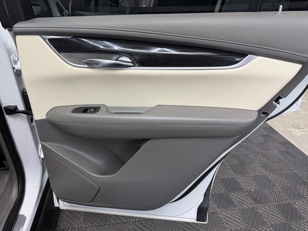Used 2020 Cadillac XT6 Premium Luxury FWD image 47