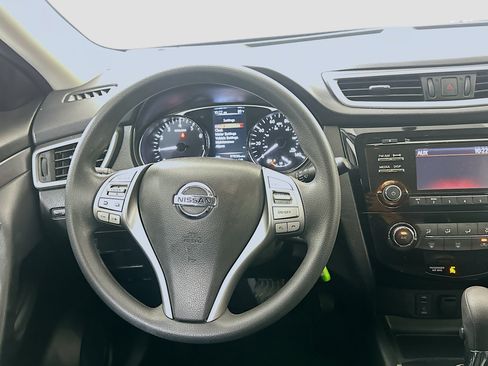 Used 2016 Nissan Rogue S w/ Appearance Package FWD image 17