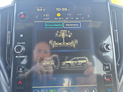 Used 2025 Subaru Forester Premium AWD/4WD image 32