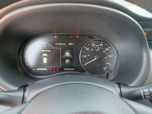 Used 2023 Nissan Kicks SV FWD image 11