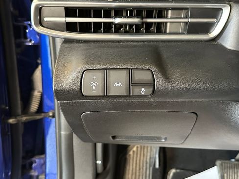 Used 2023 Hyundai Elantra SEL FWD image 18
