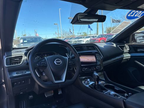 Certified 2023 Nissan Maxima SR w/ Sport Mat Group image 11
