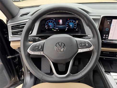 Certified 2025 Volkswagen Atlas Cross Sport SE image 12