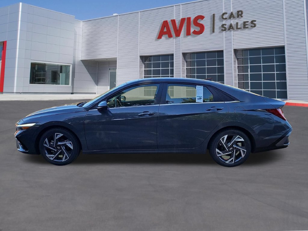 Used 2025 Hyundai Elantra SEL FWD image 8
