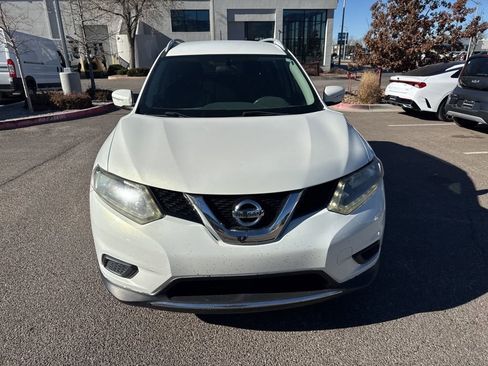 Used 2014 Nissan Rogue SV w/ SV Family Package image 2