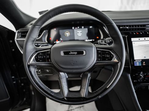 New 2025 Jeep Grand Cherokee Overland image 31