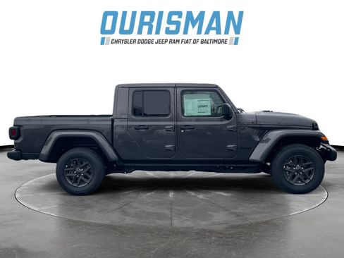 New 2026 Jeep Gladiator Sport AWD/4WD image 7