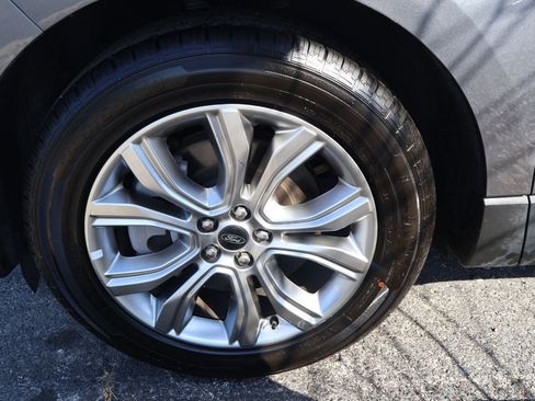 Used 2024 Ford Edge Titanium AWD/4WD image 5