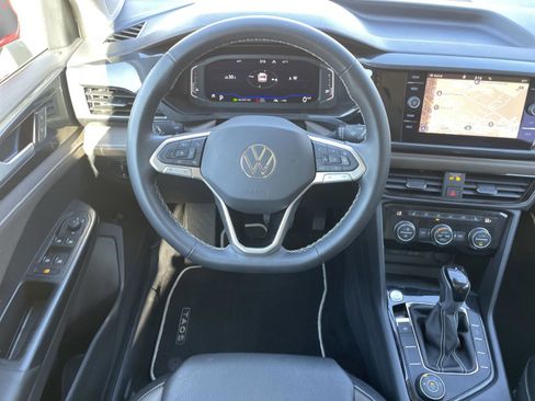 Used 2023 Volkswagen Taos SEL image 13