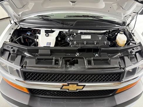 Used 2024 Chevrolet Express 3500 LT w/ LT Preferred Equipment Group RWD image 41
