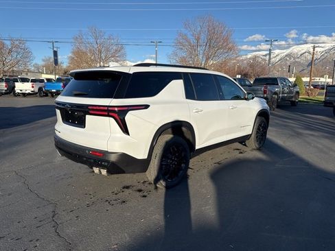 New 2026 Chevrolet Traverse LT w/ Midnight/Sport Edition image 7