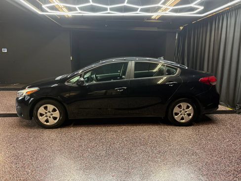 Used 2017 Kia Forte LX FWD image 4