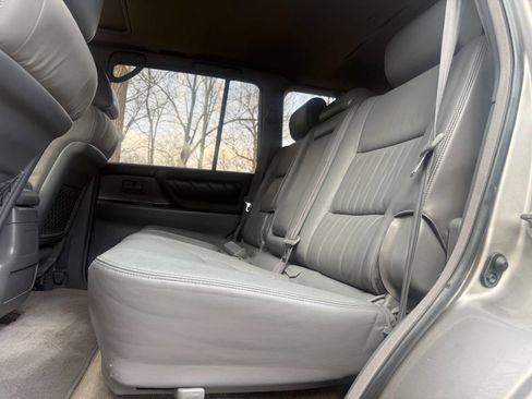 Used 2002 Toyota Land Cruiser image 69