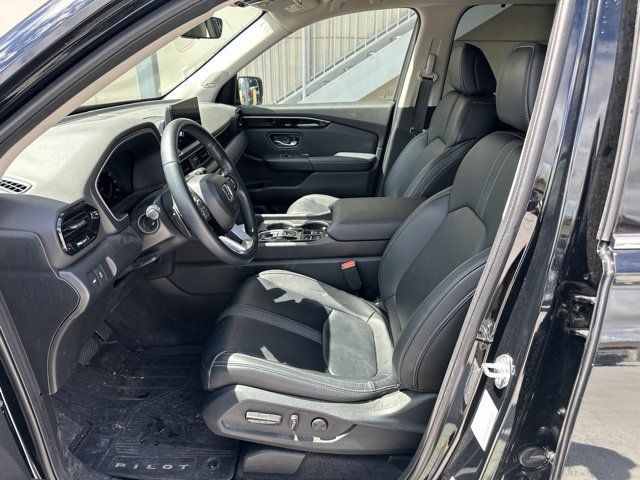 Used 2023 Honda Pilot Touring image 5