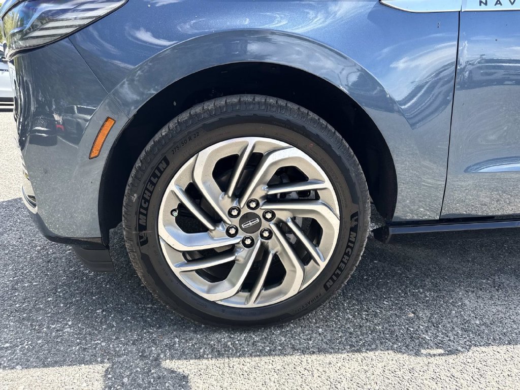 New 2027 Lincoln Navigator Reserve AWD/4WD image 10