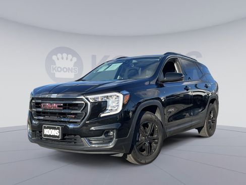 Used 2023 GMC Terrain AT4 image 1