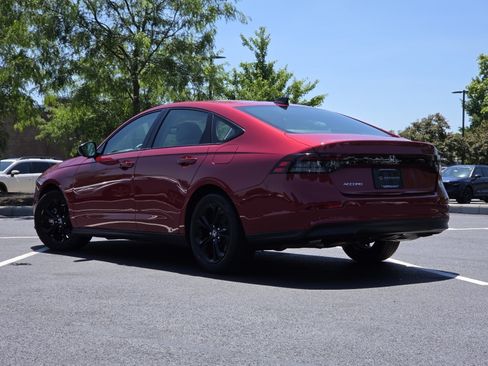 Certified 2025 Honda Accord SE image 18