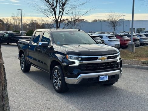 Used 2022 Chevrolet Silverado 1500 LT image 3