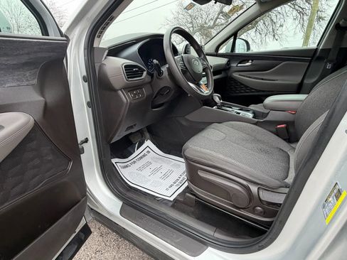 Used 2019 Hyundai Santa Fe SE image 9