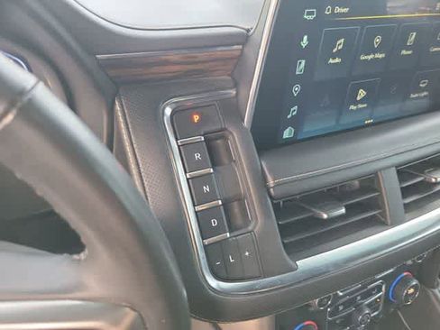 Used 2023 Chevrolet Suburban Premier image 25