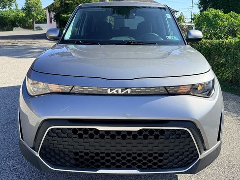 Used 2023 Kia Soul LX FWD image 9
