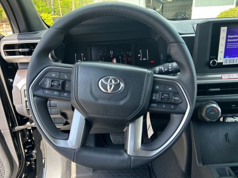 New 2026 Toyota 4Runner SR5 AWD/4WD image 22