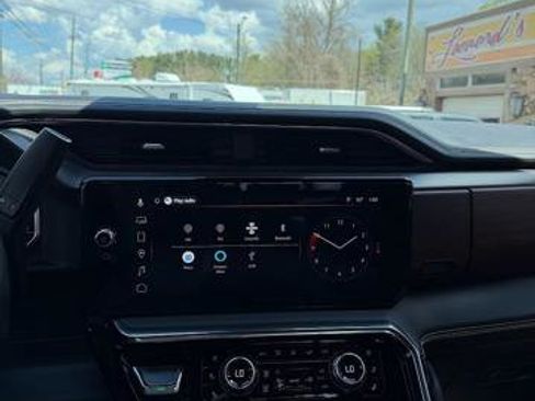 Used 2024 GMC Sierra 2500 Denali Ultimate image 19