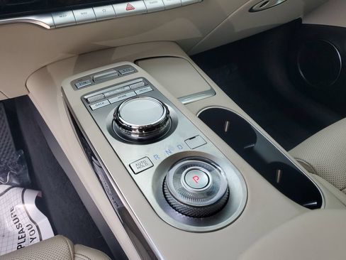 Used 2025 Genesis GV70 2.5T AWD/4WD image 26