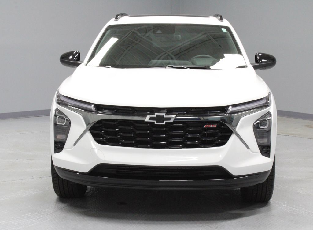 Used 2024 Chevrolet Trax RS w/ Sunroof Package FWD image 5